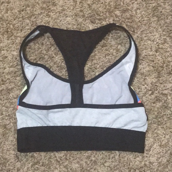 PINK Ultimate Sports Bra - Picture 2 of 4